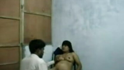 पतली लड़की के साथ छोटे बाल के सेक्सी पिक्चर इंग्लिश सेक्सी पिक्चर साथ काले बाल और उसके पति के डायपर में