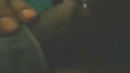 पतला सेक्सी इंग्लिश फिल्म वीडियो किशोर उसे बिल्ली के साथ दो उंगलियों पर अश्लील कास्टिंग