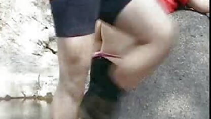 स्लिम महिला के इंग्लिश सेक्सी ब्लू फिल्म साथ शरीर प्रसन्न प्रेमी में हॉट टब