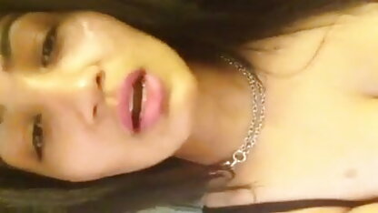 एकल अनुभवहीन इंग्लिश सेक्स मूवी दिखाओ वह पुरुष उच्च जूते में दुहना