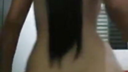 कौगर निकी डेनियल एक युवा लड़की के साथ मौखिक सेक्स द्वारा ब्लू पिक्चर सेक्सी इंग्लिश में बहकाया