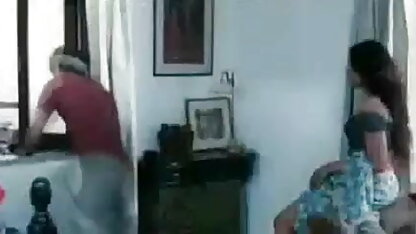 वह पुरुष बड़ा मुर्गा के साथ मोज़ा में कैमरे के सामने छूत इंग्लिश फिल्म हिंदी सेक्सी