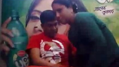 मारिया उसके स्तनों पर सह हो जाता सेक्सी मूवी इंग्लिश है