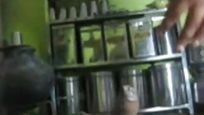 सेक्सी श्यामला पूर्व इंग्लिश फिल्म सेक्सी फुल पत्नी, उसके वकीलों के सदस्य