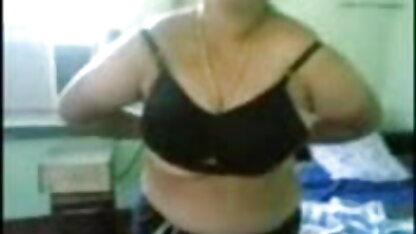 स्लिम सुनहरे बालों वाली हथकड़ी में एक आदमी के मुर्गा बेकार है और हिंदी इंग्लिश पिक्चर सेक्सी वीडियो एक