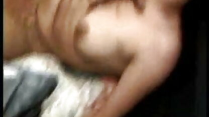 चेहरे पर सह के साथ एक सुंदर लड़की के बाद एक सेक्सी फिल्म ब्लू इंग्लिश