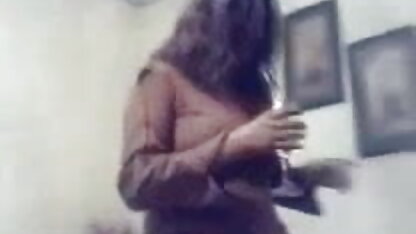 बोरियत से टैटू इंग्लिश में सेक्सी पिक्चर फिल्म और पड़ोसी के लड़के के साथ गड़बड़