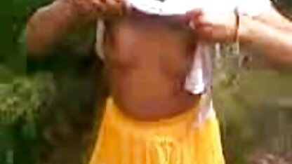 बहन अपने मुर्गा ब्लू पिक्चर इंग्लिश सेक्सी को पथपाकर teases सौतेला भाई