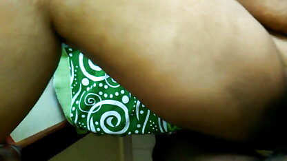 स्कीनी सुनहरे बालों वाली उसे तंग इंग्लिश फिल्म सेक्सी वीडियो गधे में एक विशाल मुर्गा द्वारा हैरान