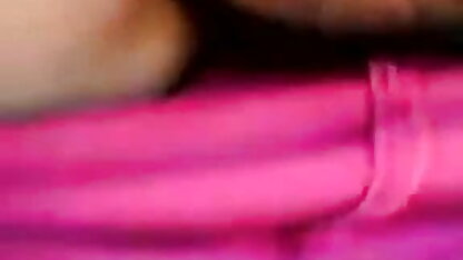 स्लिम इंग्लिश में सेक्सी पिक्चर टी-शर्ट डांसिंग और बार्स लो हैंगिंग बैग्स