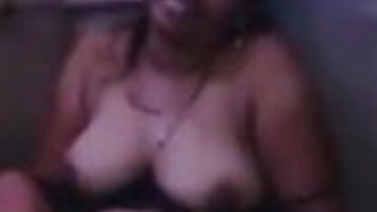 सेक्सी रेड इंडियन गड़बड़ में इंग्लिश सेक्सी फिल्म वीडियो में चमकदार काले स्पैन्डेक्स