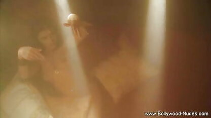 Sexymomma-Lezzie चरण एक गहरी blowjob इंग्लिश ब्लू सेक्सी पिक्चर देता है के साथ एक आदमी