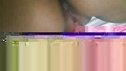 सभी सेक्सी ब्लू इंग्लिश फर कवर बीवर पर अपने गर्म विस्फोट गोली मार