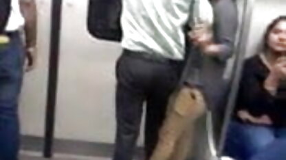 स्लिम लड़की वेबकैम इंग्लिश सेक्सी फिल्म वीडियो हिंदी पर स्ट्रिपटीज़ से पता चलता है