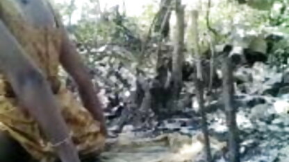 स्पेनिश लार्वा बेकार है और कैम पर बड़े स्तन इंग्लिश बीपी पिक्चर सेक्सी के साथ खेलता है