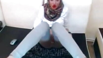 सेक्सी फूहड़ लुलौ अपने इंग्लिश फिल्म सेक्सी वाला जीवन का सबसे बड़ा मुर्गा लेता है