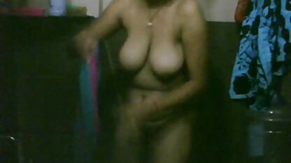 खिलौनों से ब्लू पिक्चर इंग्लिश सेक्सी चुदाई काले बाल वाली लड़की गहरी उसकी प्रेमिका के साथ