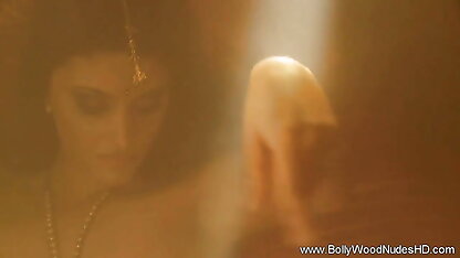 सबिल मोड़ एक छेद में उसके डेनिम ब्लू पिक्चर इंग्लिश सेक्सी घुसना करने के लिए गहरे अंदर