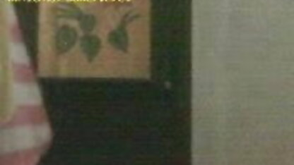 वह इंग्लिश फिल्म सेक्सी वाला पुरुष उसे ग़लती बैठे पूल में