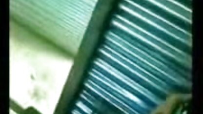 सुनहरे बालों इंग्लिश पिक्चर सेक्सी नंगी वाली पत्नी बेकार है और चोक पर एक बड़ा काला मुर्गा