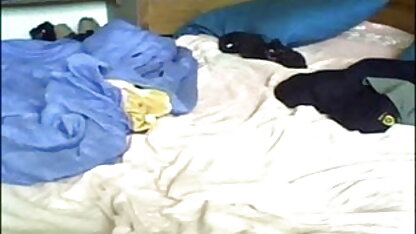 विनम्र आँखें रोमी एक सेक्सी पिक्चर वीडियो इंग्लिश पिटाई बारिश के साथ कवर किया!