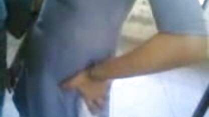 सिलिकॉन इंग्लिश फिल्म सेक्सी फुल माँ तोड़ी बेटी में उसके प्रेमी के साथ