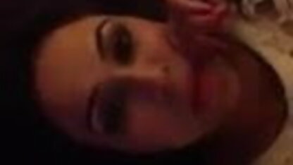 हॉट लैटिना चमेली कारो उसे मेज इंग्लिश फिल्म सेक्सी पर