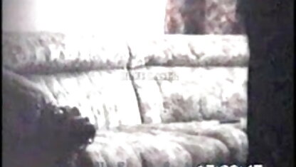 सेक्सी दुल्हन ने कार में इंग्लिश सेक्सी फिल्म वीडियो में ड्राइवर को आत्मसमर्पण कर दिया