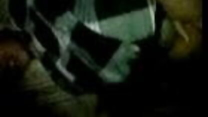 जासूसी प्यारा प्यारा नग्न इंग्लिश बीपी सेक्सी पिक्चर समुद्र तट पर छिपे हुए कैमरे के सामने वेब कैमरा