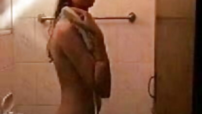 मुंबई. बॉलीवुड एक्टर शाहरुख खान ने अपनी अपकमिंग फिल्म ' रईस ' की शूटिंग शुरू कर दी है । इंग्लिश सेक्स फिल्म नंगी