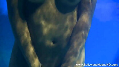 भव्य सुडौल एमआईएलए इंग्लिश फिल्म दिखाओ सेक्सी बहकाया और उसके बेटे 27 दोस्त द्वारा गड़बड़