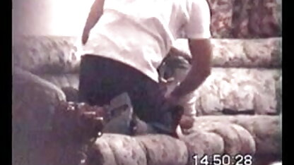 छात्रा इंग्लिश सेक्स फिल्म नंगी वैवाहिक बेवफाई के कारण एक घोटाले के बजाय एक लड़के और एक शिक्षक के साथ सेक्स में शामिल हो गई